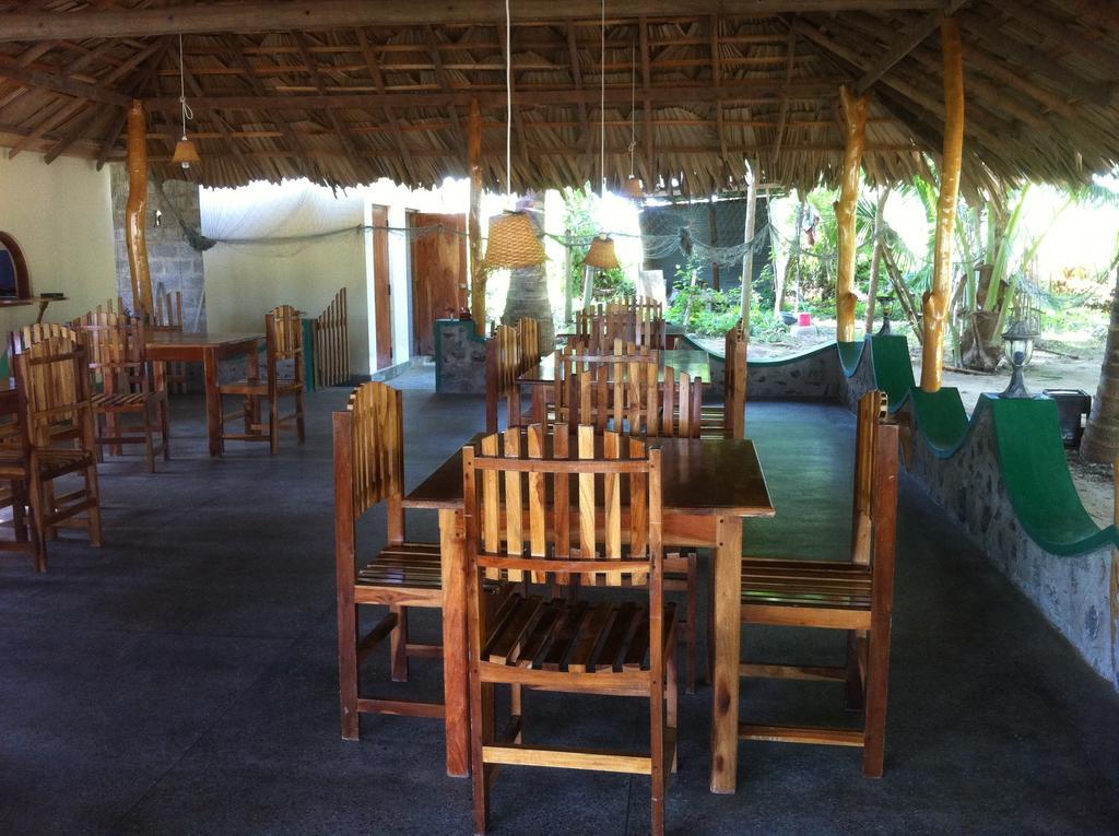 Fishermens Lodge & Restaurant Ranna Екстер'єр фото