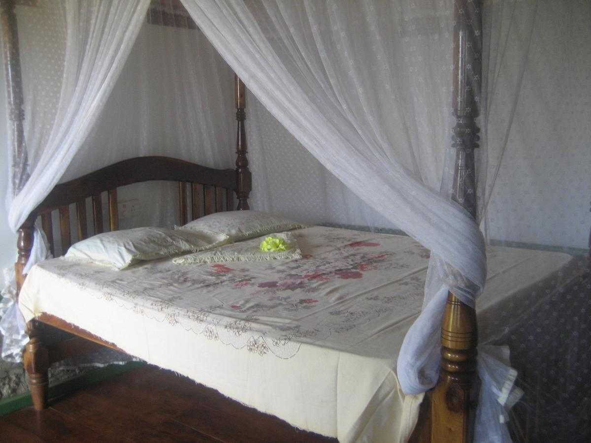 Fishermens Lodge & Restaurant Ranna Екстер'єр фото